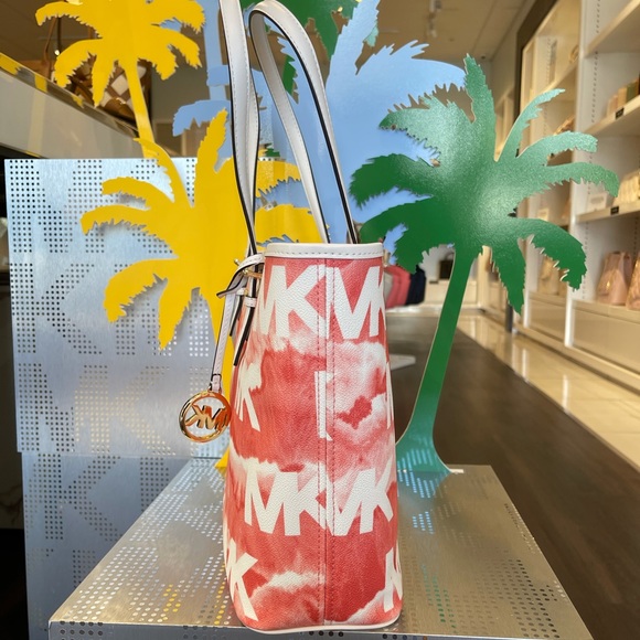 Michael Kors JST Medium Carryall Tote - Picture 2 of 10